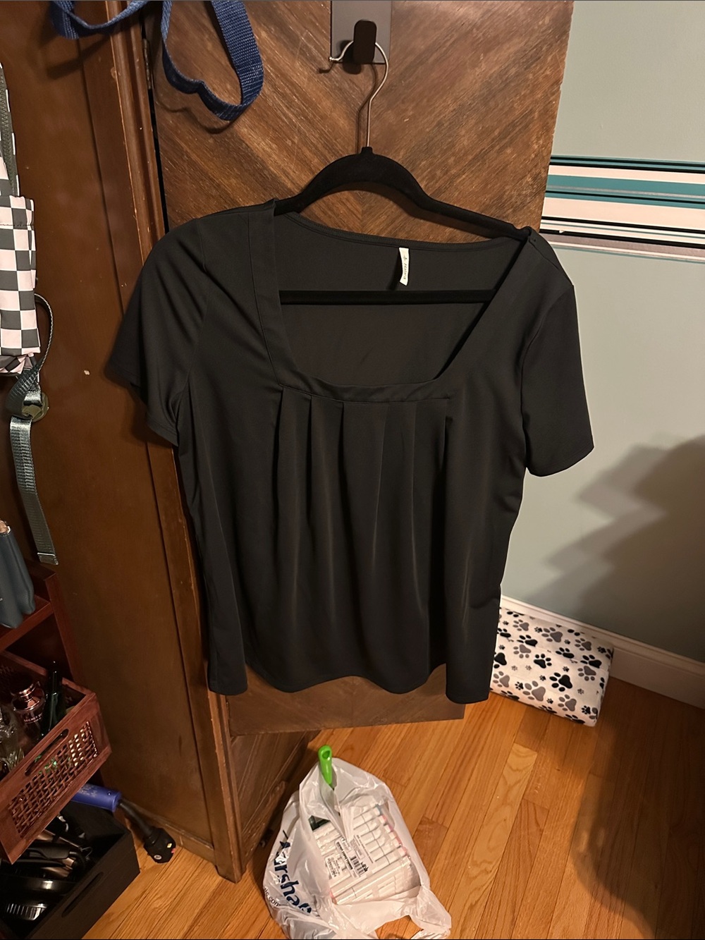 HALARA Black Short-Sleeve Square Neck Pleated Top